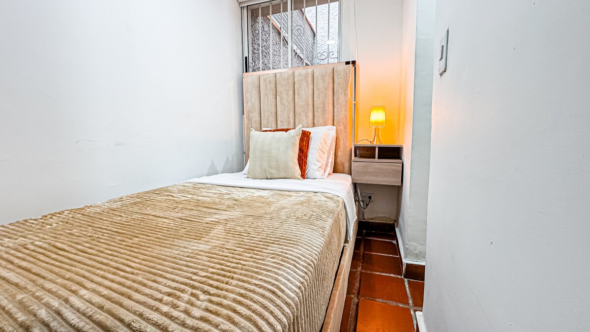 Спомагателна стая 4 легла 1,20 малка самостоятелна баня