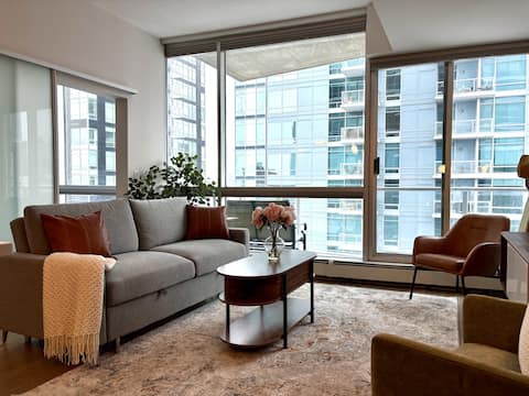 Popular Airbnb listing: THE RANCH! Walk to Stampede/LRT Best eats & shops! in Beltline