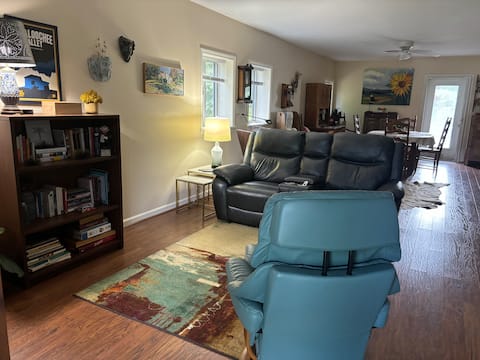 Top Airbnb: Mountain View Sunrise/Sunset 11 mi to Smoky Mtns in Maggie Valley
