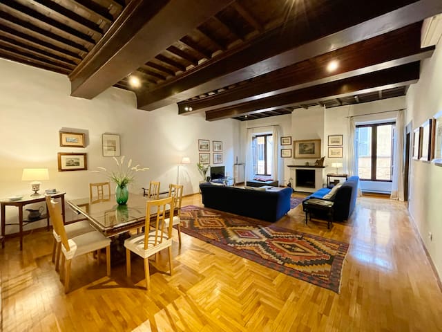 Very Special Place in the heart of Rome gallery image 3