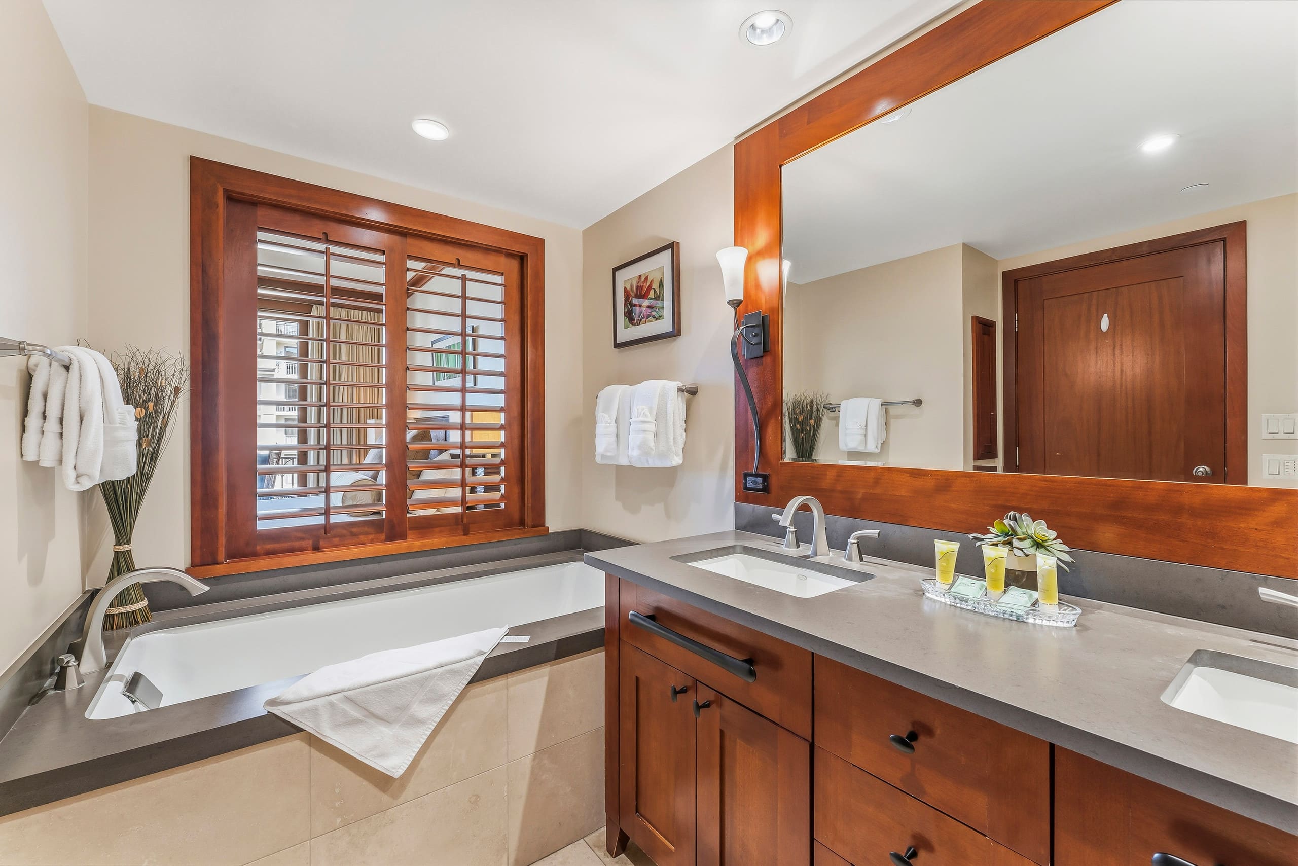 Condo in Kapolei · ★4.96 · 2 bedrooms · 3 beds · 2 private baths - Image 35
