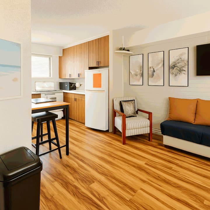 Retro Surfpad! Kitchen Pool, Slp 8! 2blks 2 Beach! - Honolulu