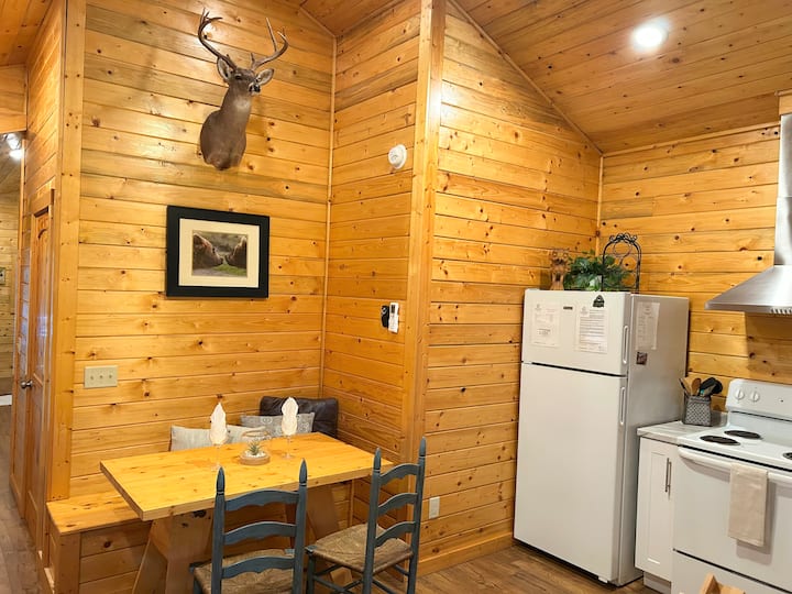 Cottage - By Lock & Key Cabins - Broken Bow, OK