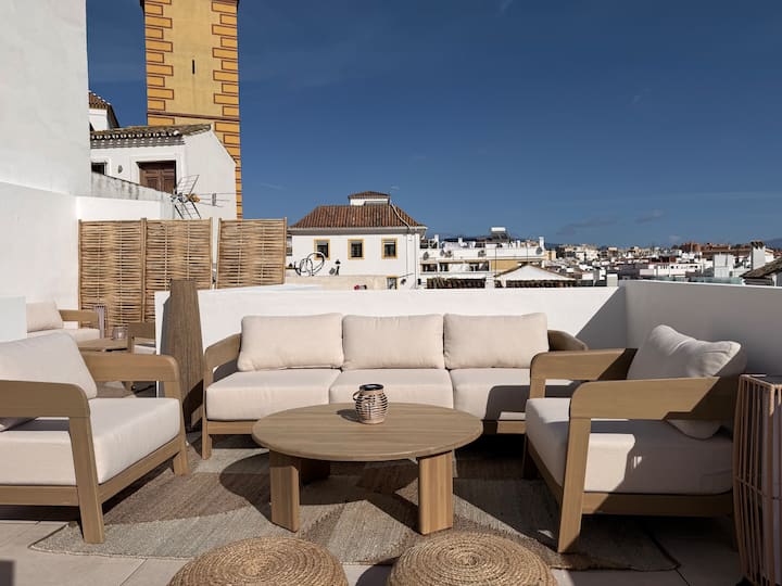 Boutique 2br In Heart Of Old Town, Rooftop Terrace - Estepona