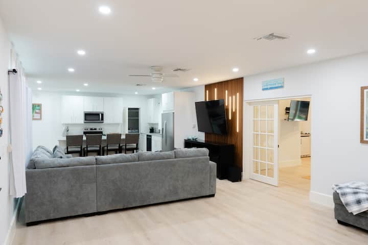 Spacious 4br Modern Coastal Home By The Water - ナッソー