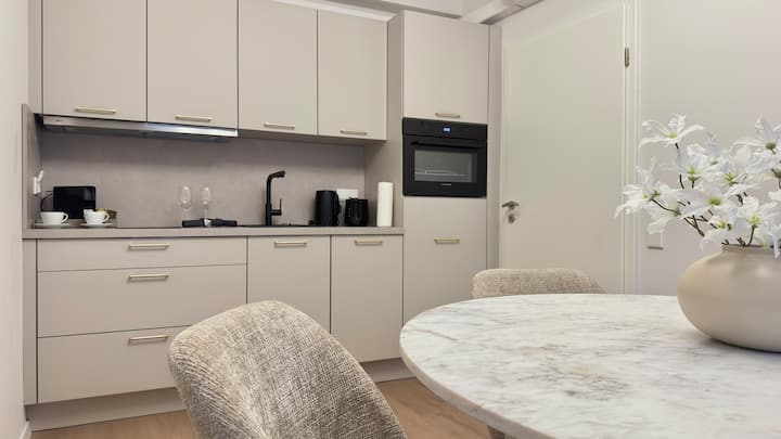 Ideale City-wohnung Mit 2 Schlafzimmern & Parking - Dortmund