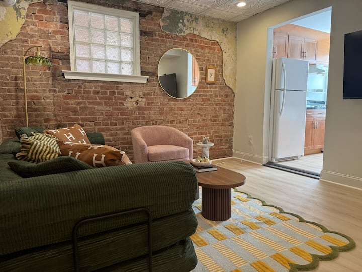 Inman Park Cozy Colorful Pad - Atlanta, GA