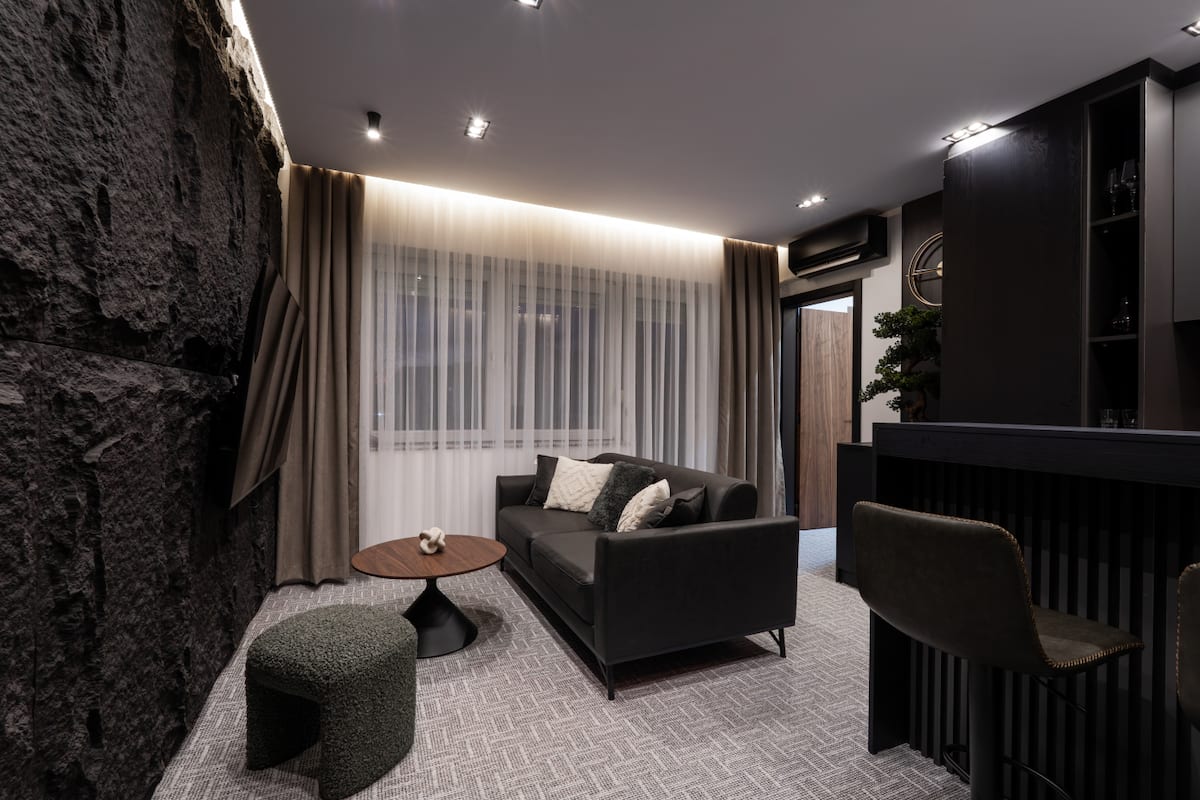 Black Suite