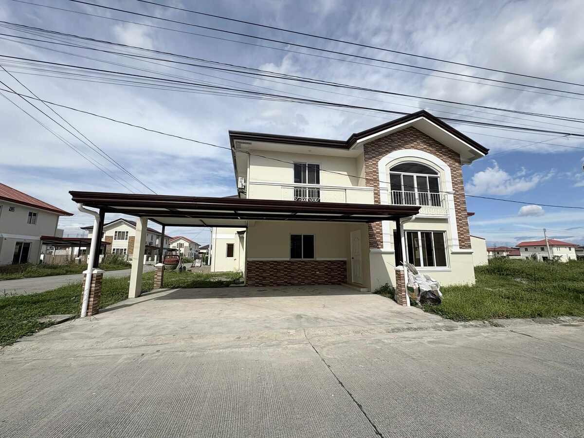 Solana Zaragoza house for lease - Houses for Rent in Angeles, Central  Luzon, Philippines - Airbnb