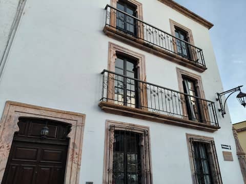 Unbeatable Location: Experience the Historic Center