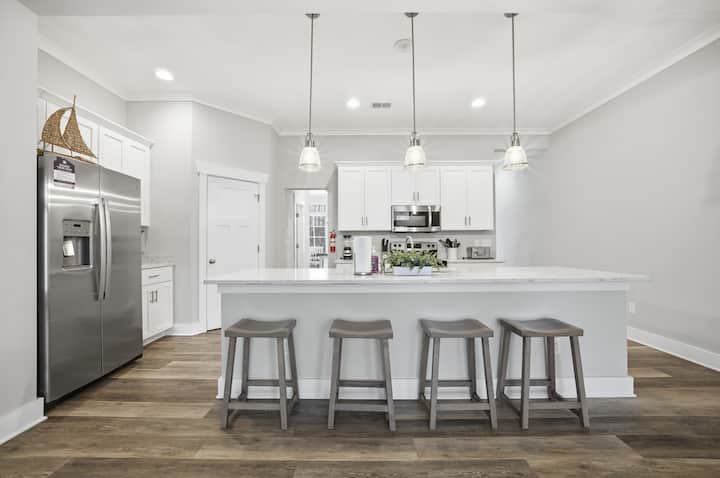 Vb Oceanfront 4br Pet-friendly Getaway - Virginia