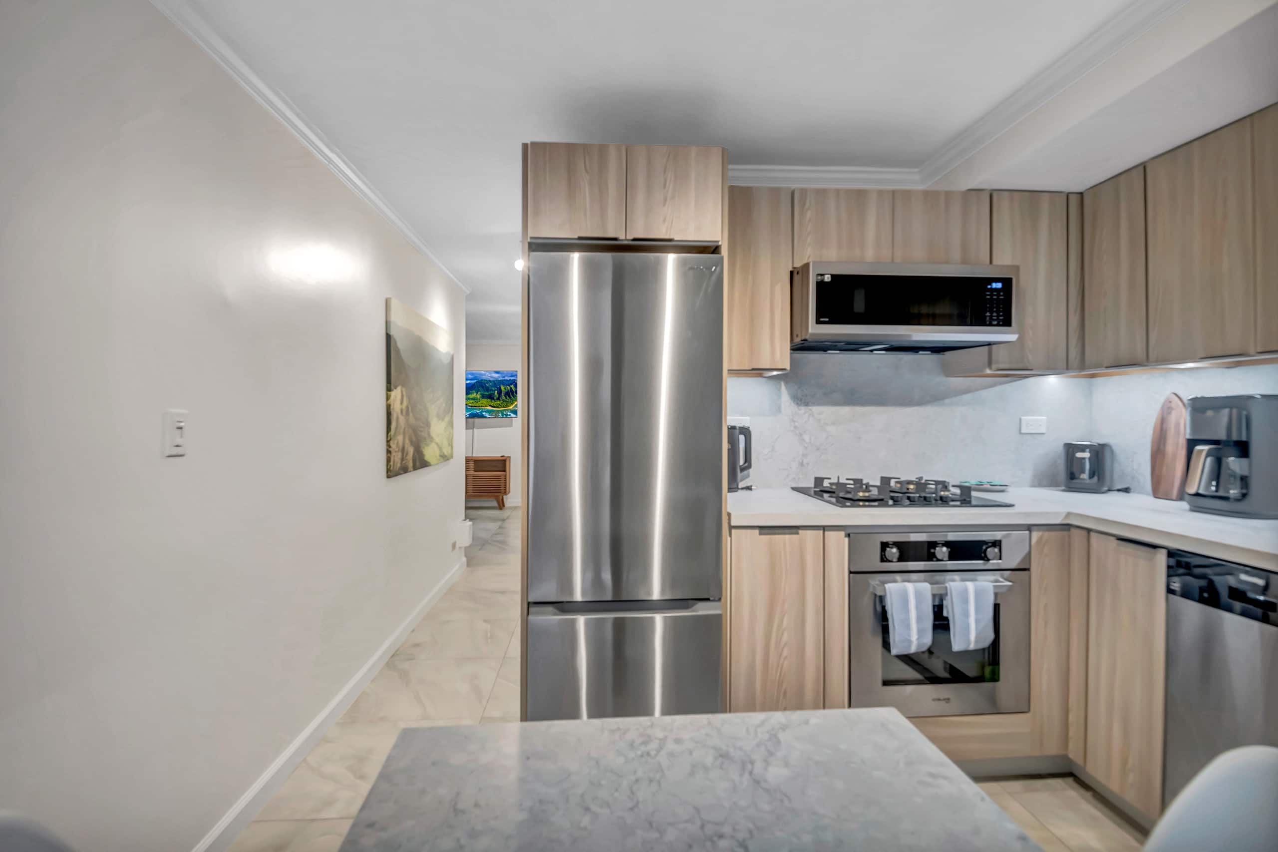 Condo in Honolulu · ★4.91 · Studio · 2 beds · 1 private bath - Image 6