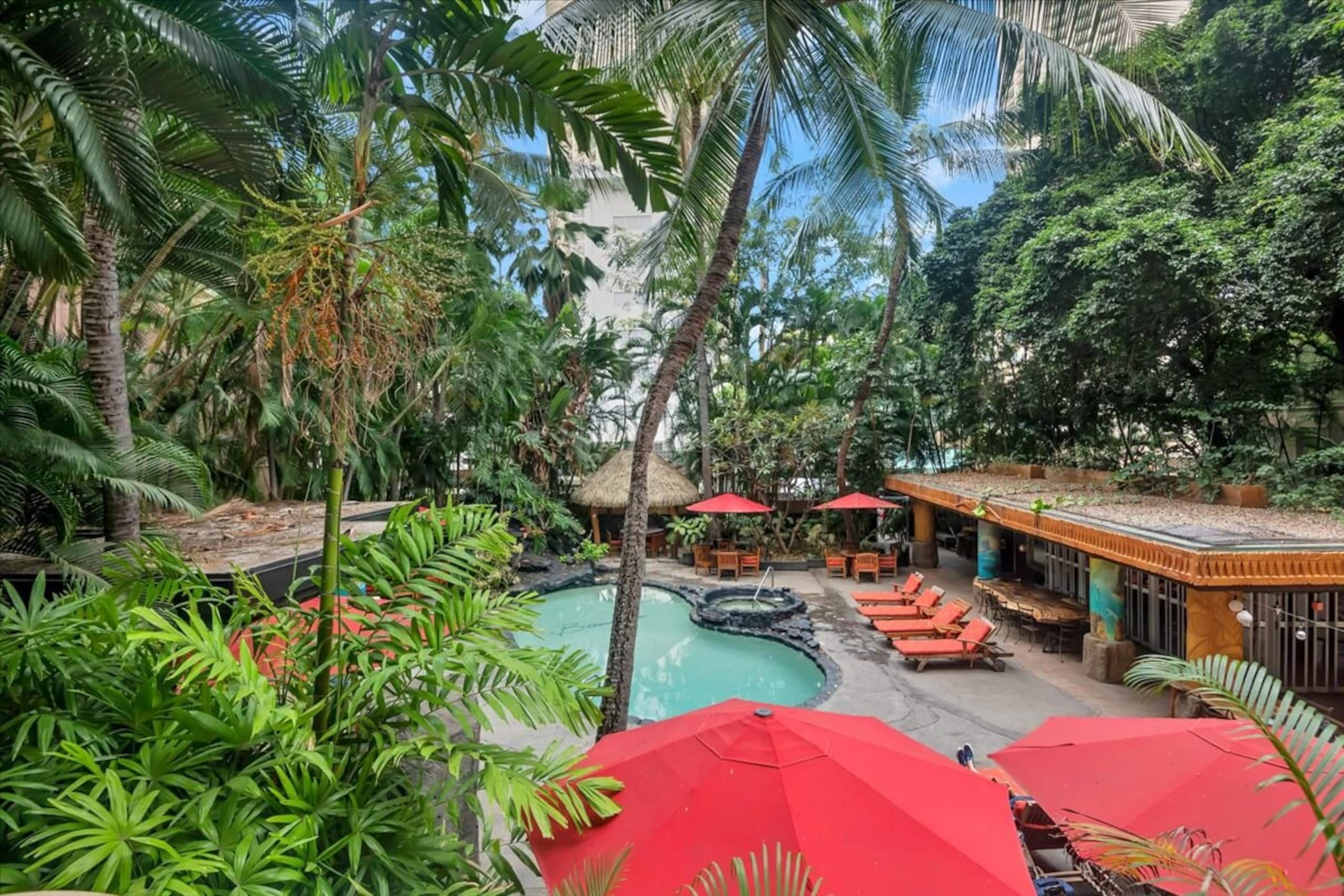 Condo in Honolulu · ★4.91 · Studio · 2 beds · 1 private bath - Image 16