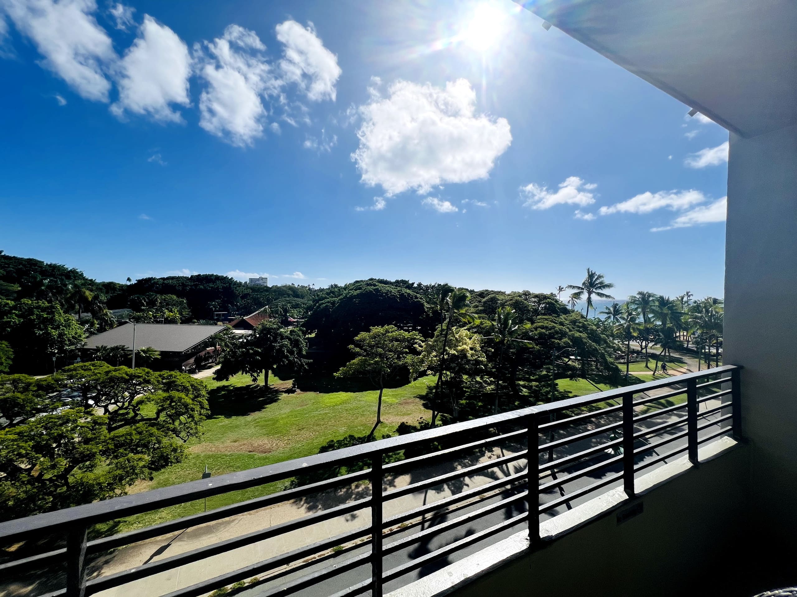 Top Rated Waikiki Location with Lanai & Ocean View - Image 20