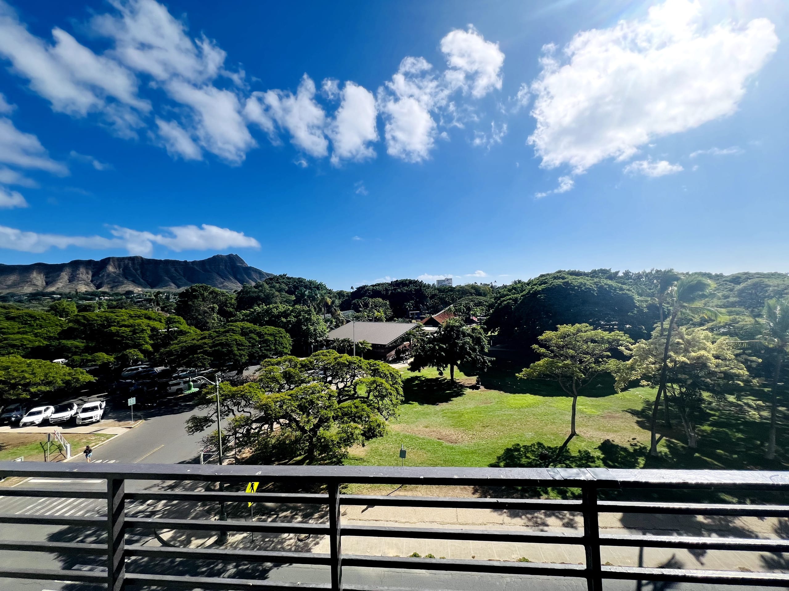Top Rated Waikiki Location with Lanai & Ocean View - Image 11