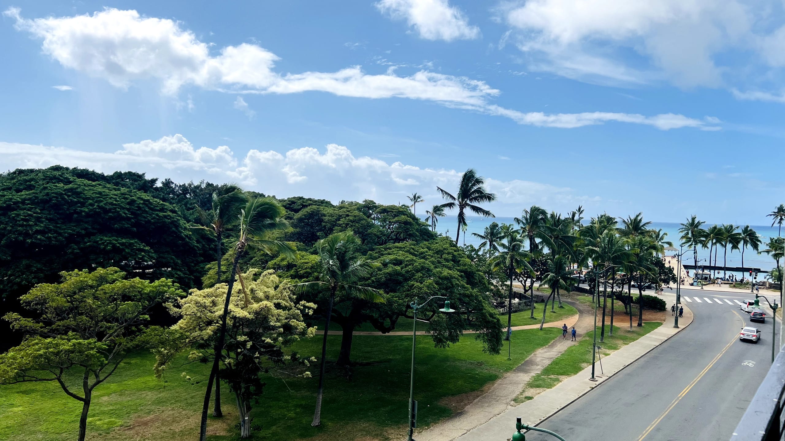 Top Rated Waikiki Location with Lanai & Ocean View - Image 15