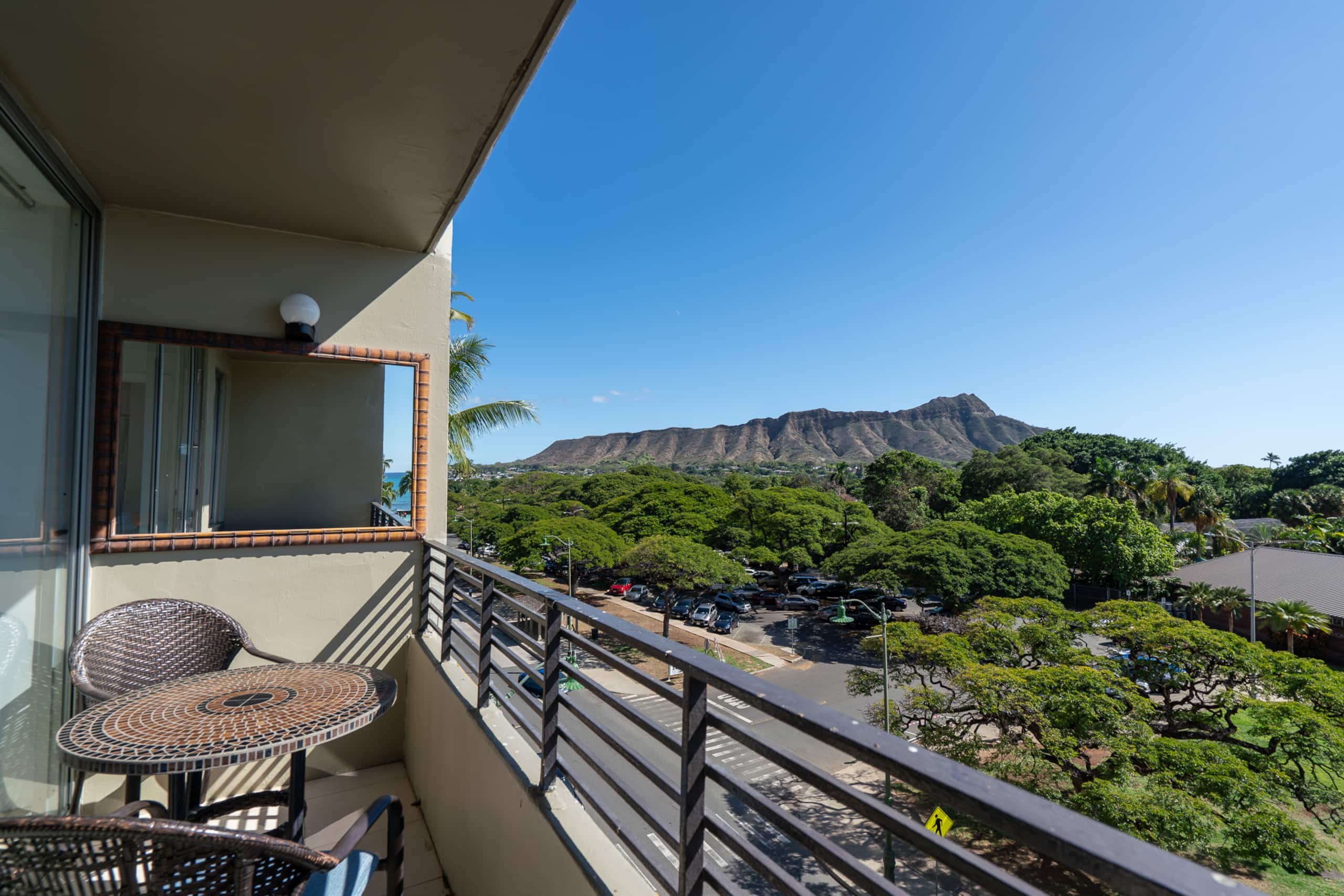 Top Rated Waikiki Location with Lanai & Ocean View - Image 16
