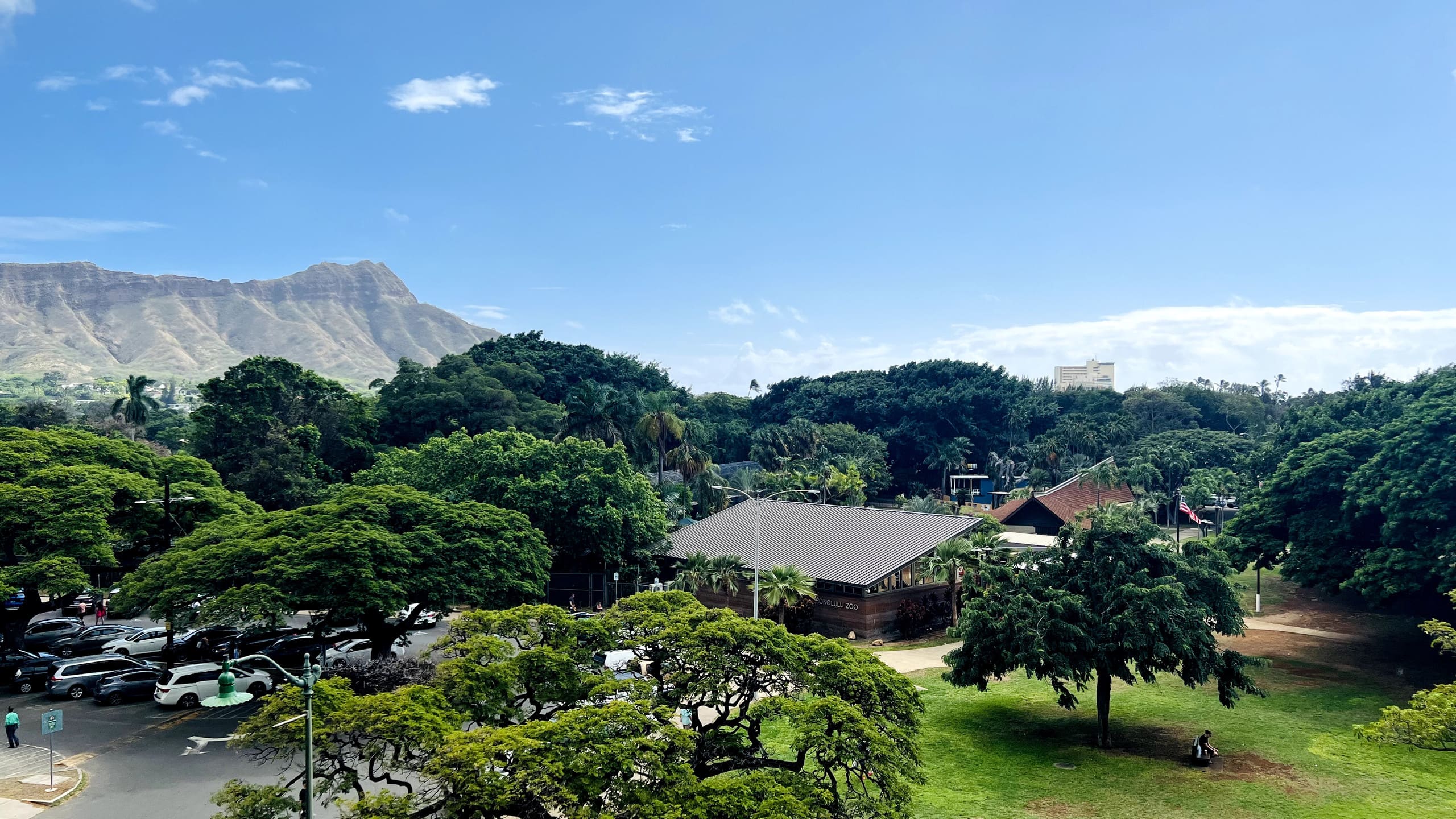 Top Rated Waikiki Location with Lanai & Ocean View - Image 12