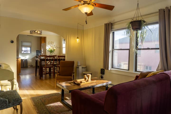 Main Floor Unit In Mid-century Bungalow - Englewood, CO