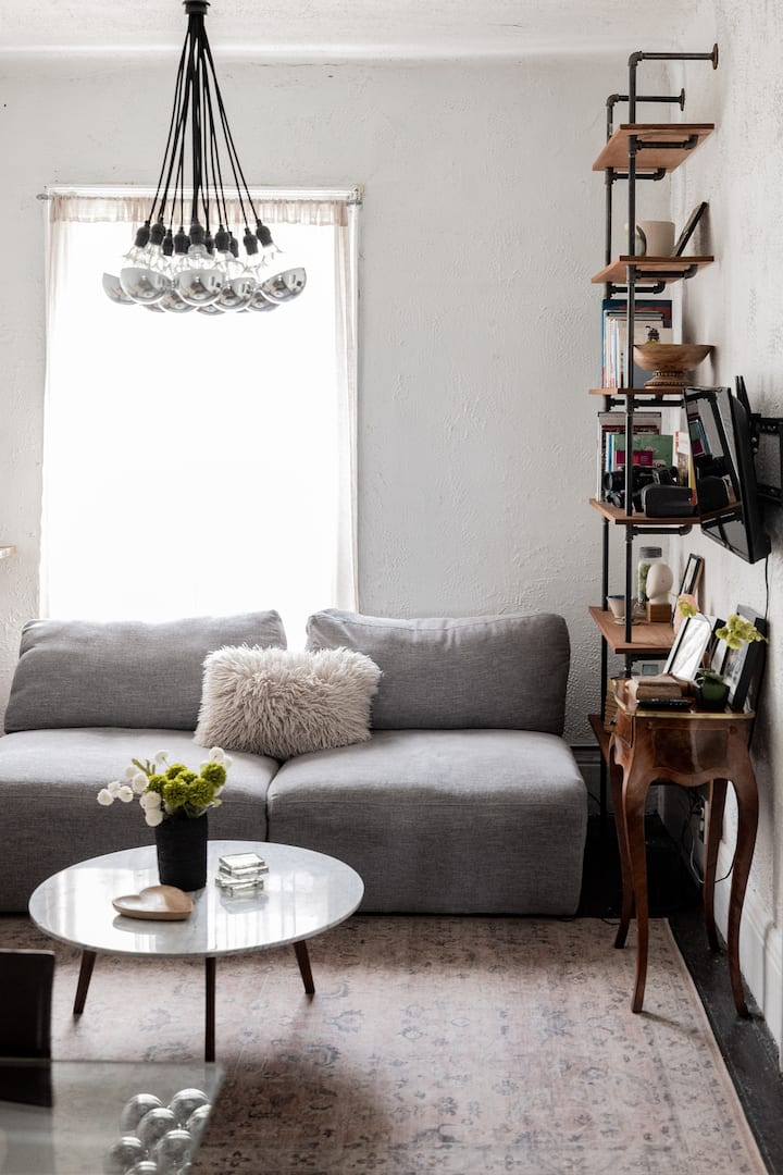 Preview of https://www.airbnb.ca/rooms/1560615789825138187?guests=1&adults=1&s=67&unique_share_id=b751b70d-cfe5-4a2e-af0f-df4d04bd03aa