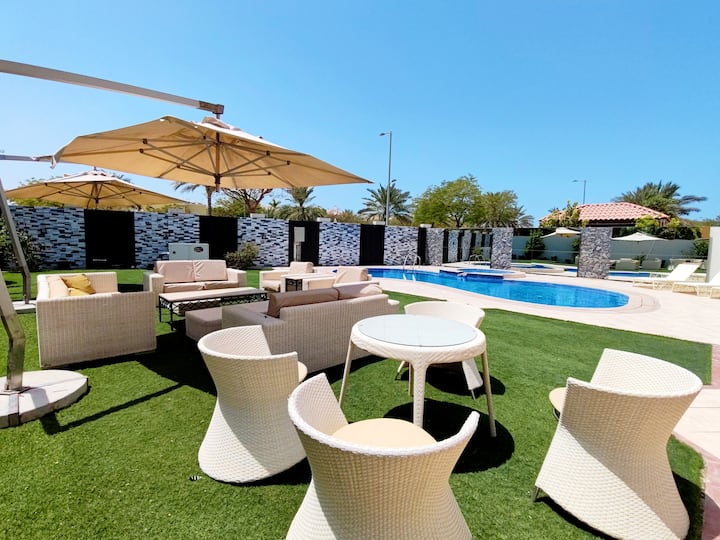 Fancy Massive Villa With Private Pool On Marina! - Dubái