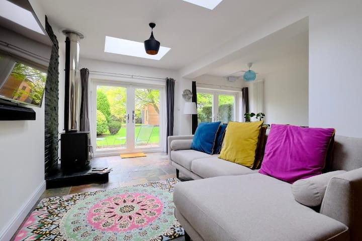 Spacious Stay W/ Gym, Sauna, Garden & Starlink - Hereford