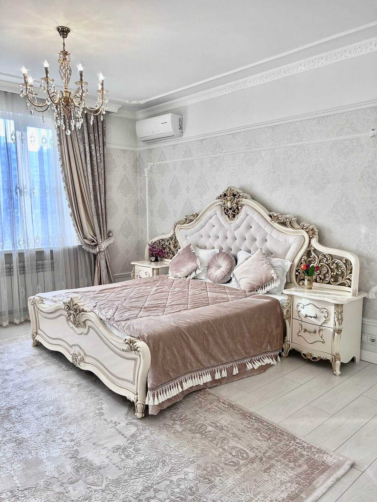 dostyk-apartment-4-rooms-business-class-flats-for-rent-in-almaty