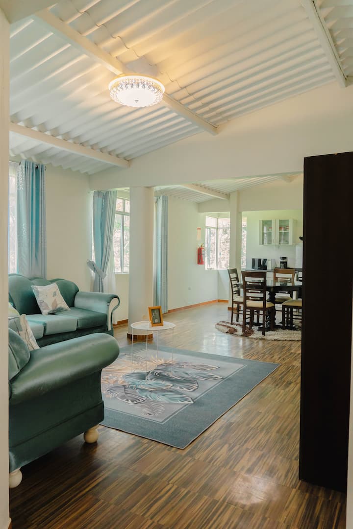 Villa Campestre Con Piscina Exclusiva - Laredo - Laredo