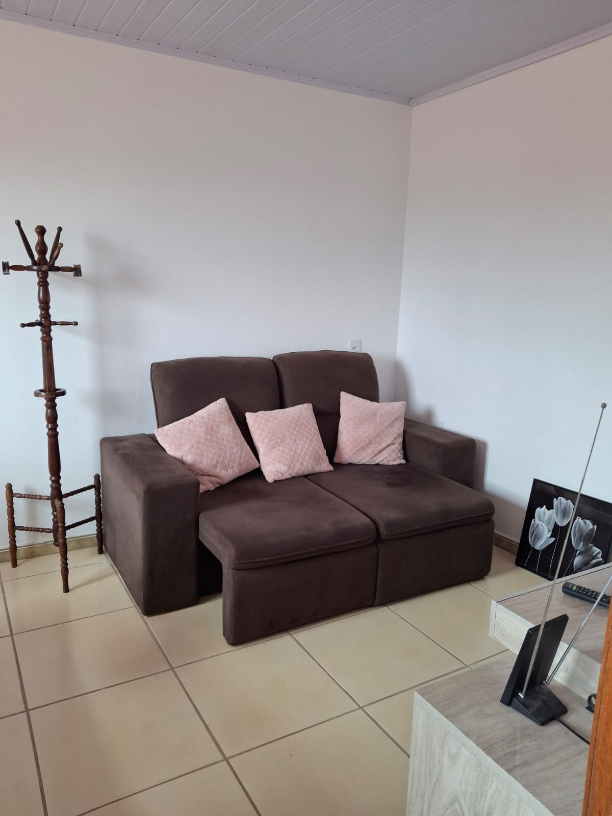 Successful Airbnb property: Airy, 12-minute walk to Vila Beach (900 meters) in Florianópolis