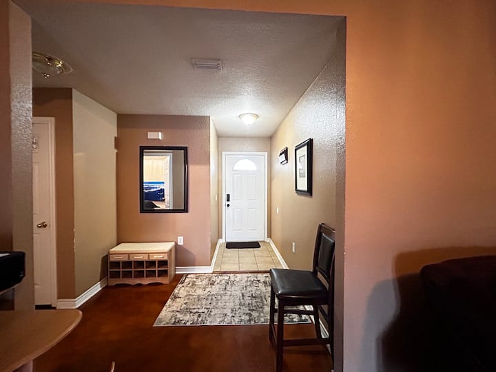 King Bed Pet Friendly 4bd/2ba Near I-35/unt Denton - Denton, TX
