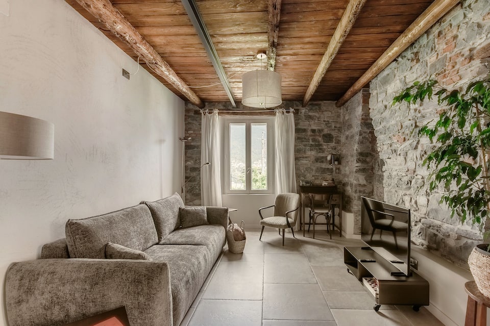 Ama'Ca Dulza, a garden house above Lake Como, Laglio, Lake Como, Italy, photo 4 of 10