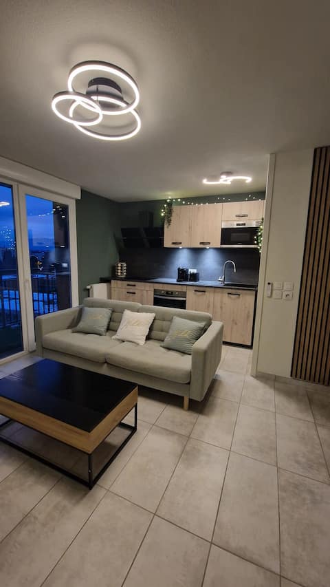 Top Airbnb: Design & Comfort | Mountain View | Fully Equipped in Grenoble