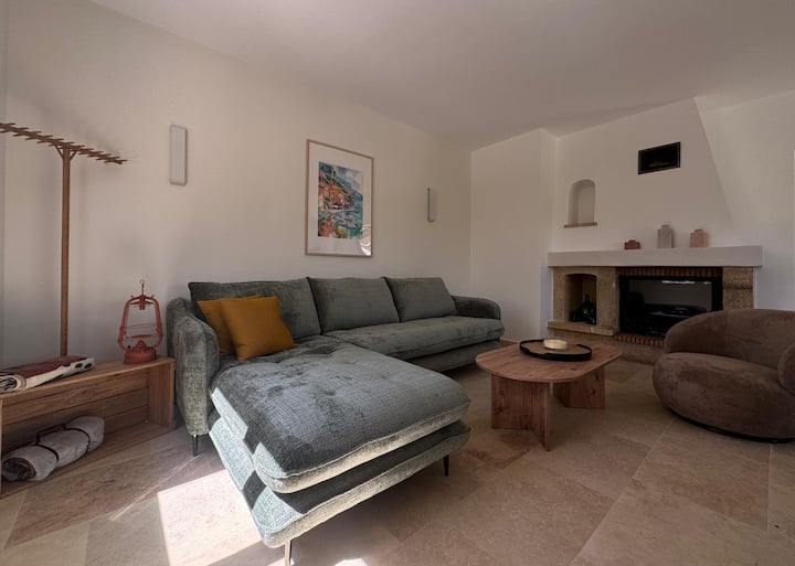 Maison De Charme Clôturée Avec Piscine Chauffée - Le Luc