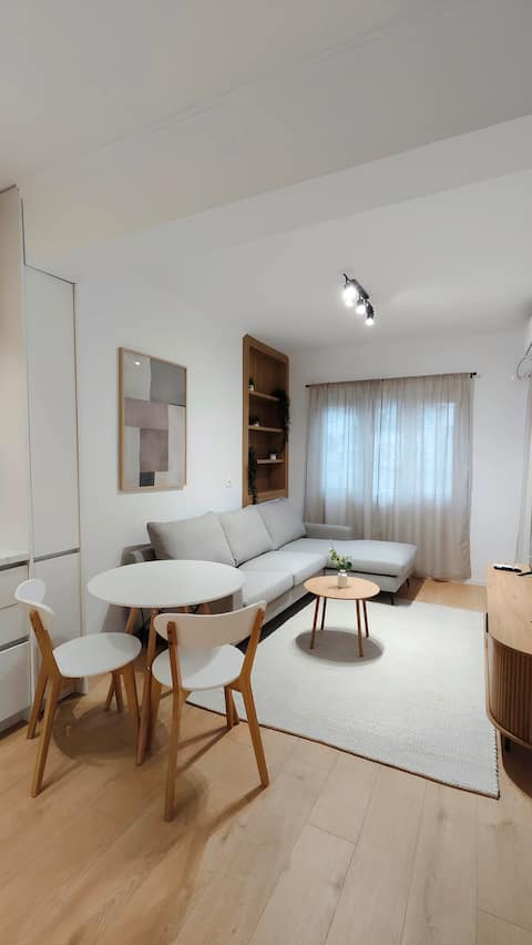 Popular Airbnb listing: New Bazaar Retreat 1 in Tiranë