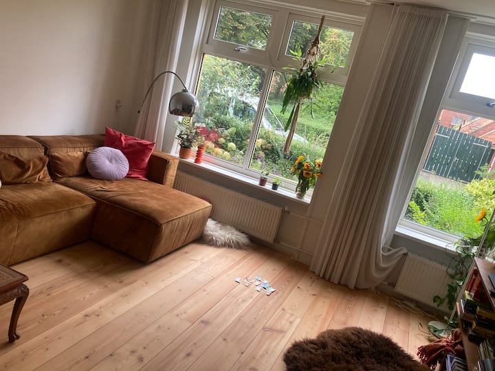 Fijne Hoekwoning In Groene Wijk, Dichtbij Centrum - Groningen