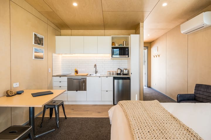 Koromiko Cabin- The Claim Accommodation - Cromwell, New Zealand