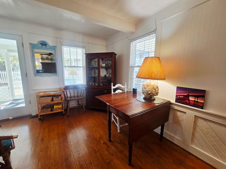 Old Oak Cottage-120yr Live Oak Great Water Views! - Harkers Island, NC