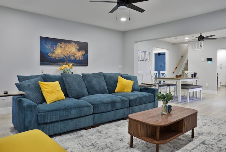 Beautiful Two-story House In Sacramento - Sacramento, CA
