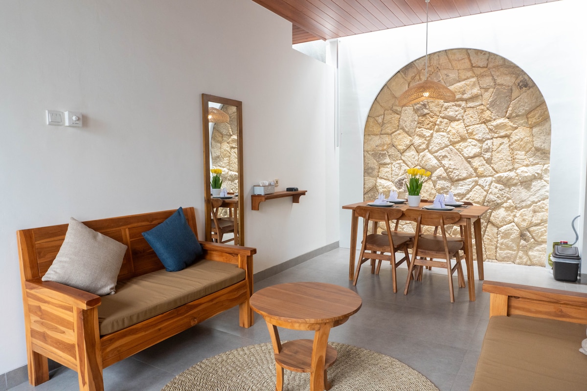 Villa in South Kuta · ★4.75 · 2 bedrooms · 2 beds · 2 private baths, порівнянний Airbnb
