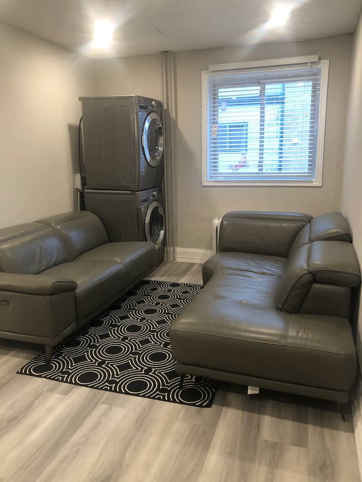 The Cozy 2br Apartment - St. Jacobs