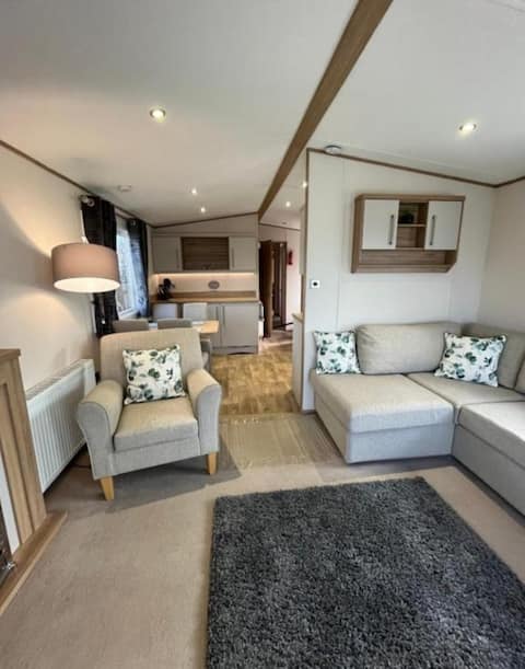 Successful Airbnb property: Cosy caravan, surrounded by woodland and wildlife in Great Yarmouth