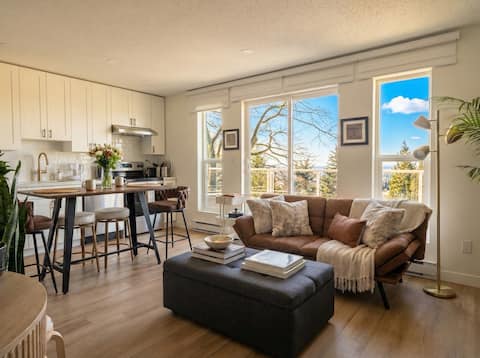 Top Airbnb: Hillside Live & Work | Modern 1BR with View in Fraser Valley