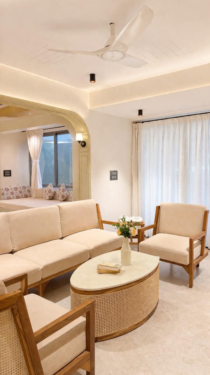 Living room image 2