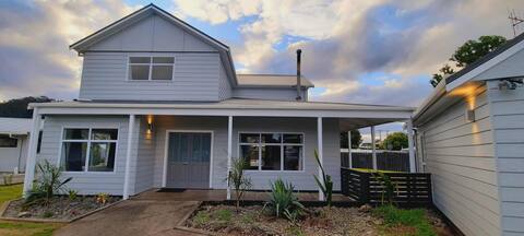 Whangamata Stay & Play Beach House.