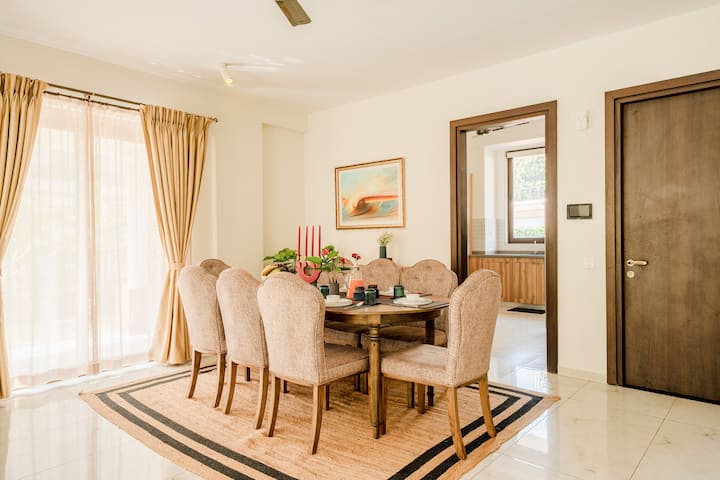 Dining area image 1