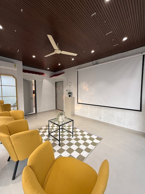 5Bhk Pool Villa w/h Theatre & Garden Opp Apollo