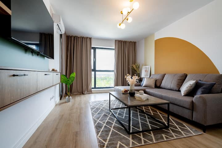 The Park - One-bedroom Apartment With A Lake View - Otopeni