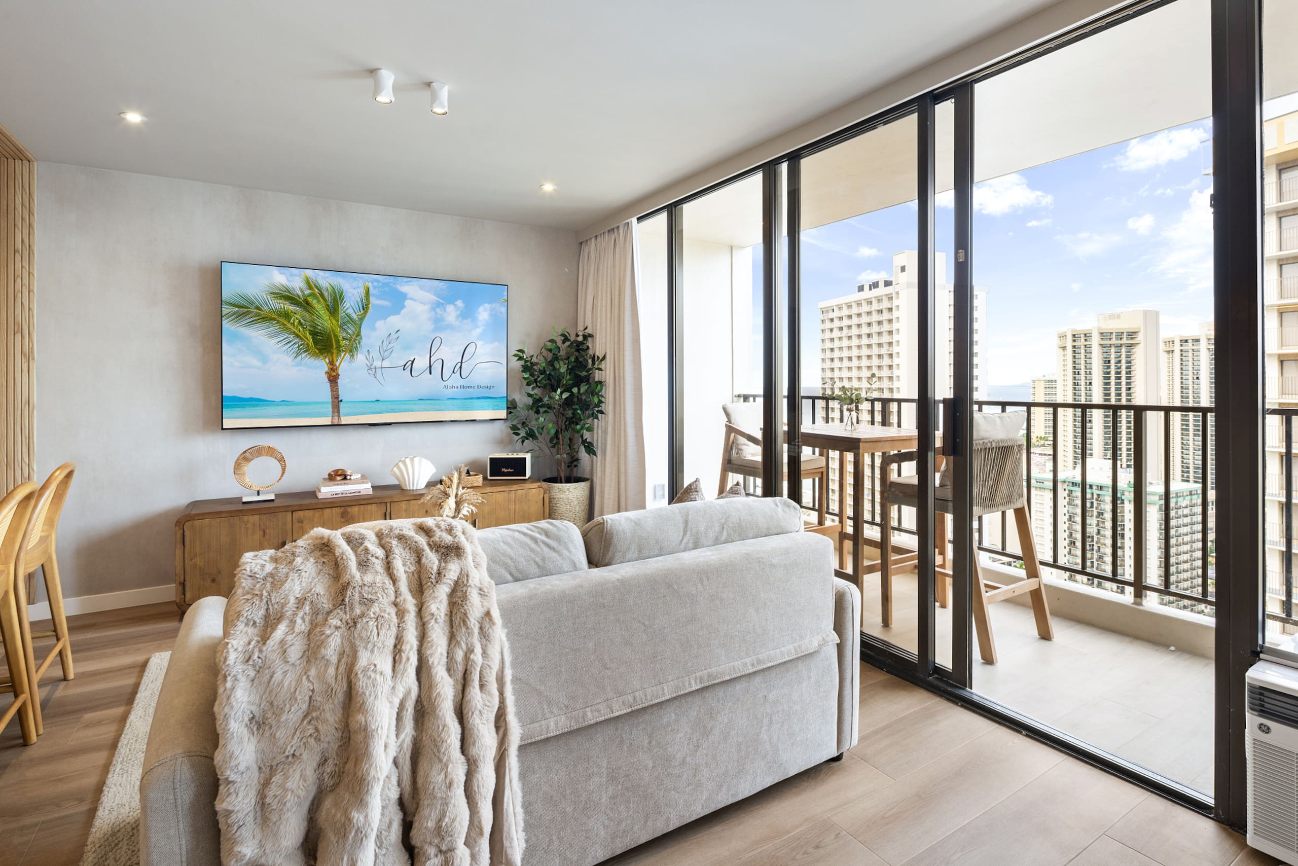 Waikiki Luxury Ocean Escape 33F – 1 Parking - Image 1