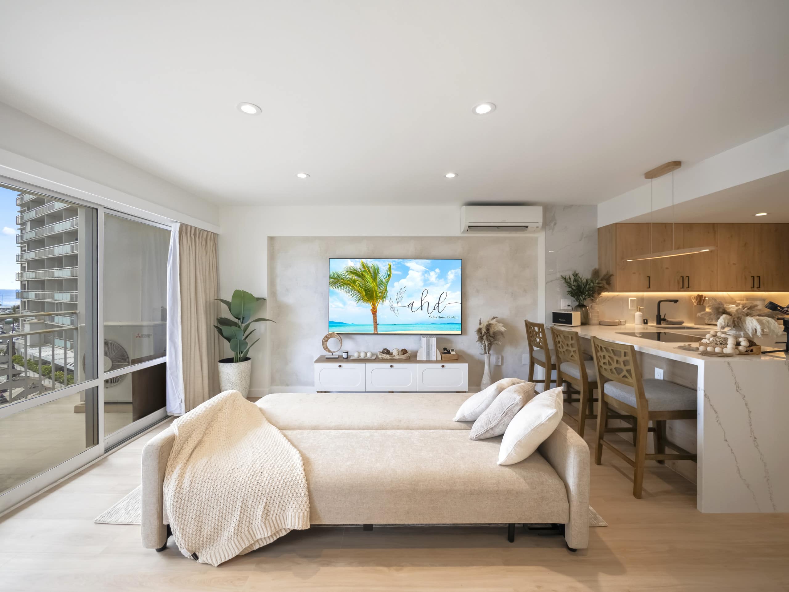Waikiki Ocean Wave Escape: Coastal Luxe - Image 10