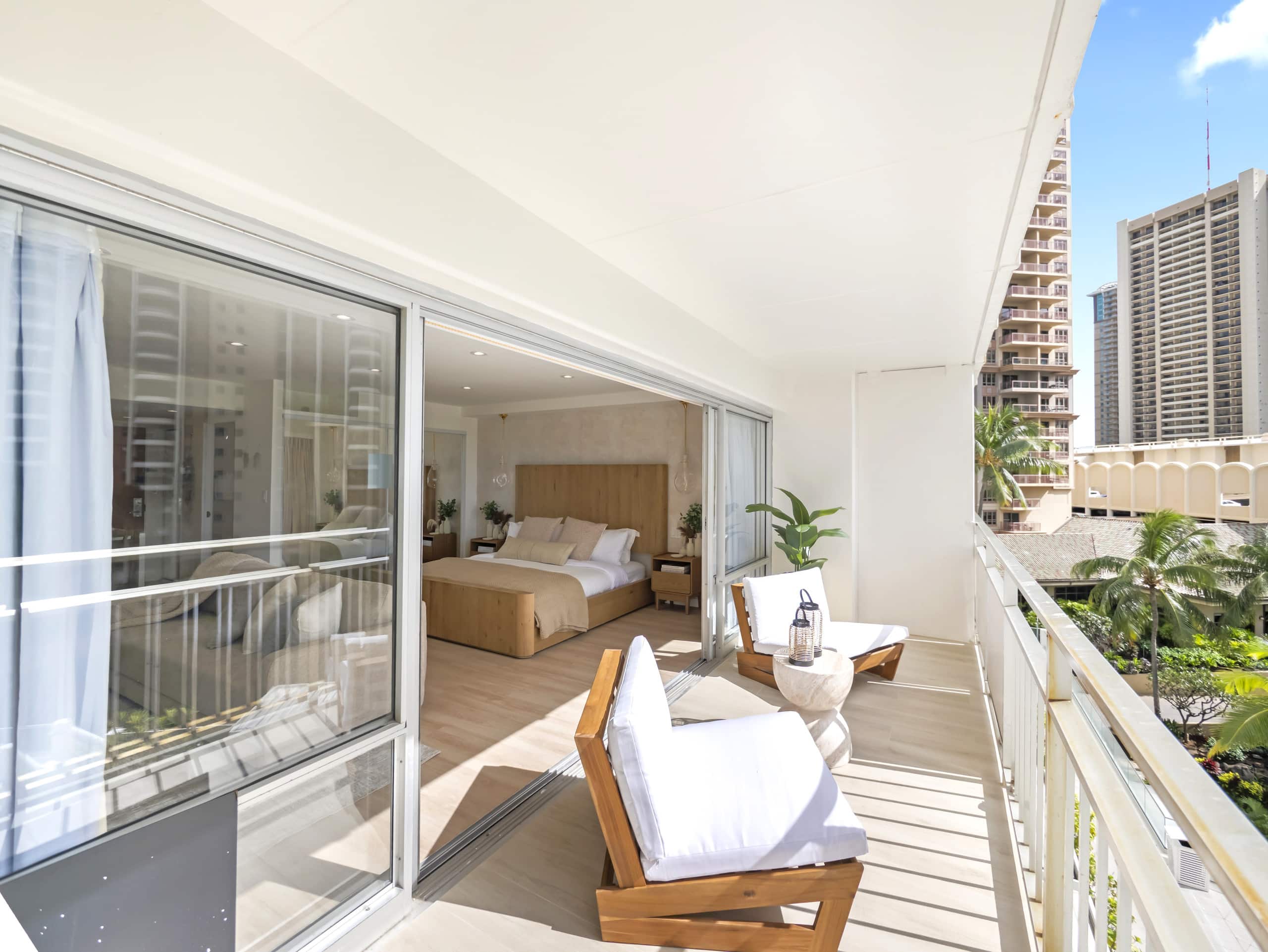 Waikiki Ocean Wave Escape: Coastal Luxe - Image 28